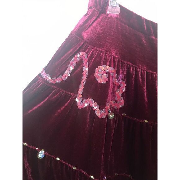 Lapis Women's‎ Boho  Wine Colored Velvet MIDI Skirt Size Large - Picture 3 of 5